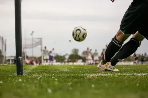 Piłkochwyty a bezpieczeństwo zawodników i widzów